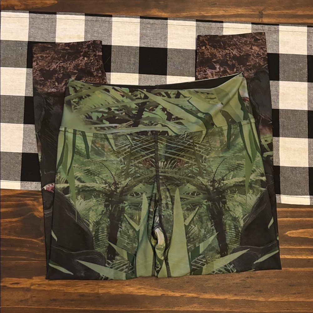 Eagle Rock Werkshop yoga leggings black cat jungle small - Picture 2 of 5
